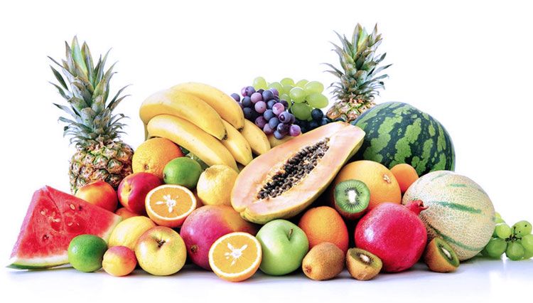 Aneka buah-buahan yang sehat dan kaya manfaat. (foto: Alexander Raths/Shutterstock)