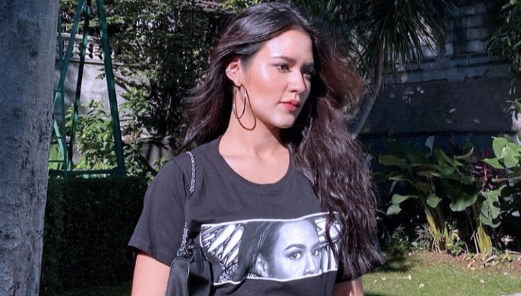Seorang model, pemeran dan penyanyi Indonesia, Raisa Andriana (foto: Instagram/Raisa)