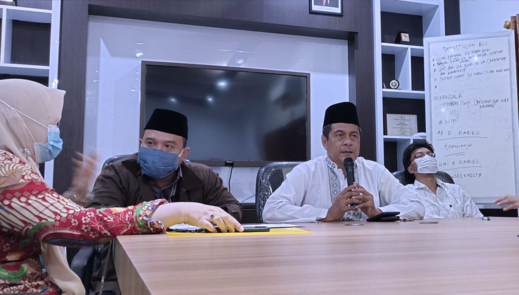 Rektor IAIN Jember, Prof Babun Suharto (ketiga dari kanan) peralihan IAIN menjadi UIN tinggal tunggu Perpres. (Foto: Humas IAIN Jember for TIMES Indonesia)