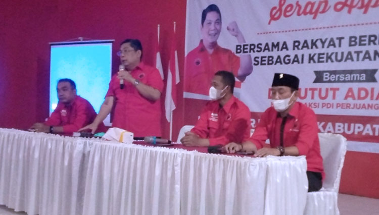 Drs Utut Adianto saat reses di Panti Manhaen Banjarnegara. (FOTO: Muchlas Hamidi/TIMES Indonesia)