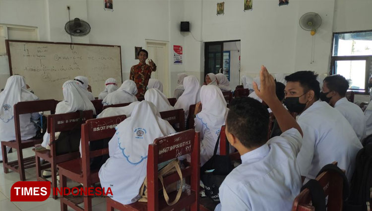 Proses kegiatan belajar dan mengajar di SMK Bina Husada Pamekasan. (Foto-foto: SMK Bina Husada Pamekasan for TIMES Indonesia)