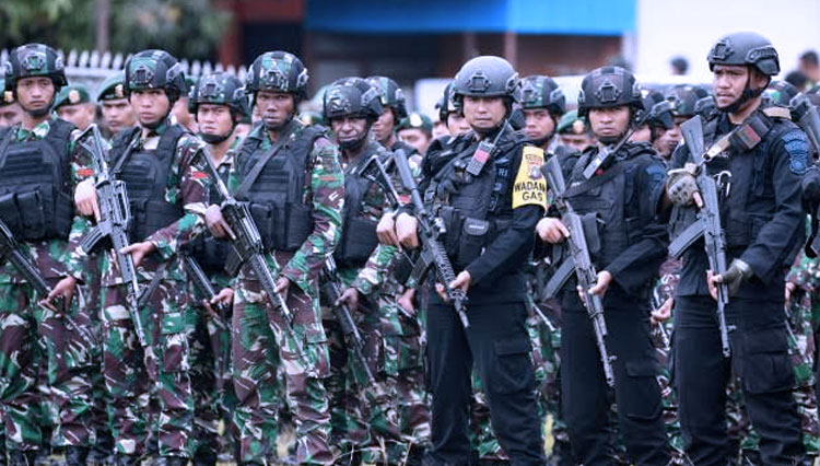 Pasukan TNI dan Polri. (FOTO: ANTARA)