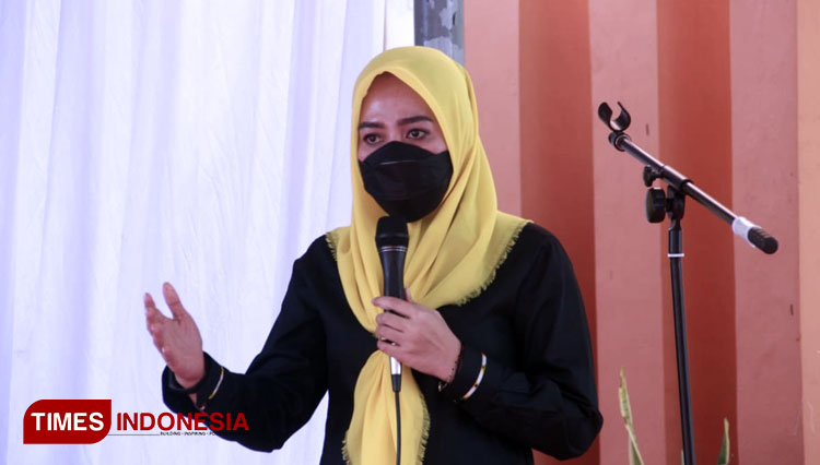 Ketua DPD Partai Golkar Maluku Utara, Alien Mus saat mengisi acara di Ternate. (Foto: Wahyudi Yahya/TIMES Indonesia)