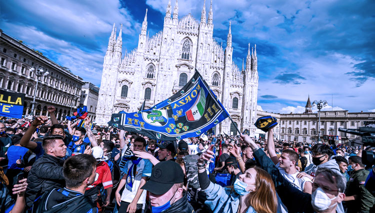 Luapan kegembiraan Interisti setelah Inter Milan memastikan sebagai juara Serie A 2020/2021 (FOTO: brfootball)