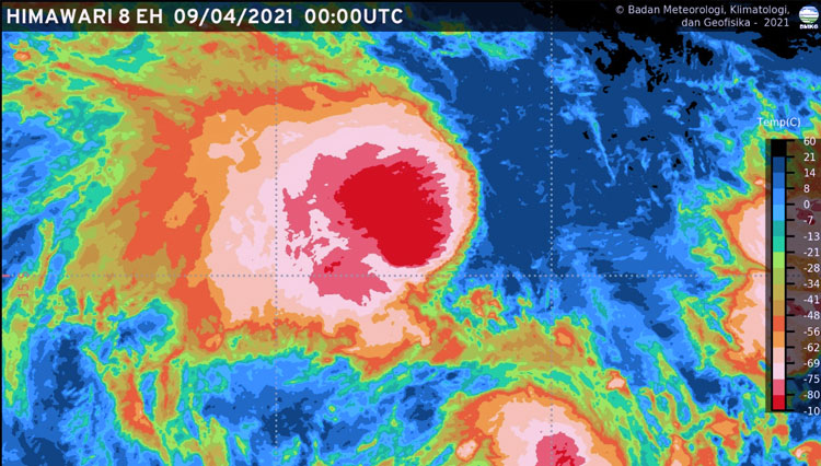 Ilustrasi - Siklon tropis yang tertangkap oleh satelit Himawari-8 pada 9 April 2021.(FOTO: BMKG/Himawari)