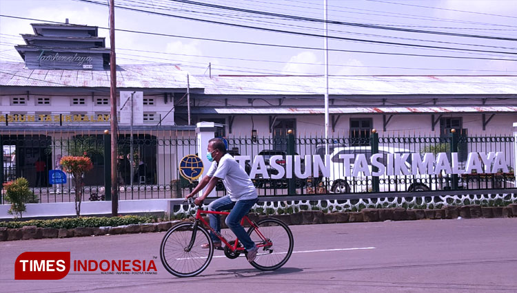 Stasiun Kereta Api Tasikmalaya berada di Kelurahan Lengkongsari, Kecamatan Tawang, Kota Tasikmalaya, Jawa Barat (FOTO: Harniwan Obech/TIMES Indonesia)
