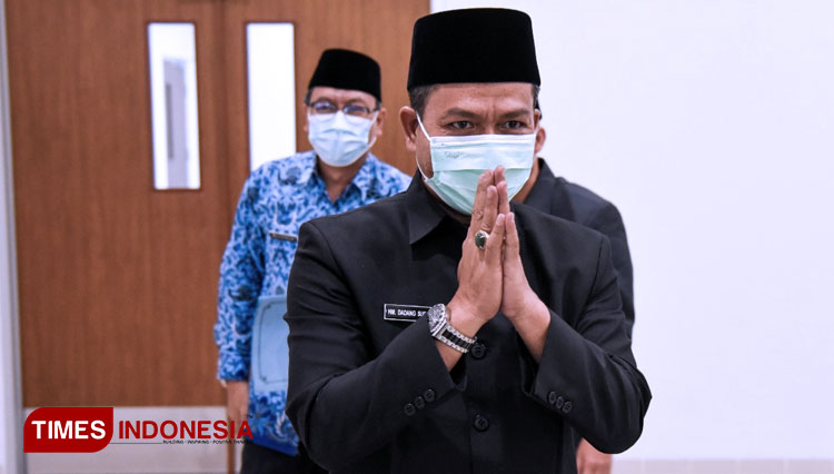 Bupati Bandung HM. Dadang Supriatna, saat sertijab Plt Direktur RSUD Otista, di RSUD Ottista, Senin (3/5/21).(FOTO: Humas Pemkab for TIMES Indonesia)