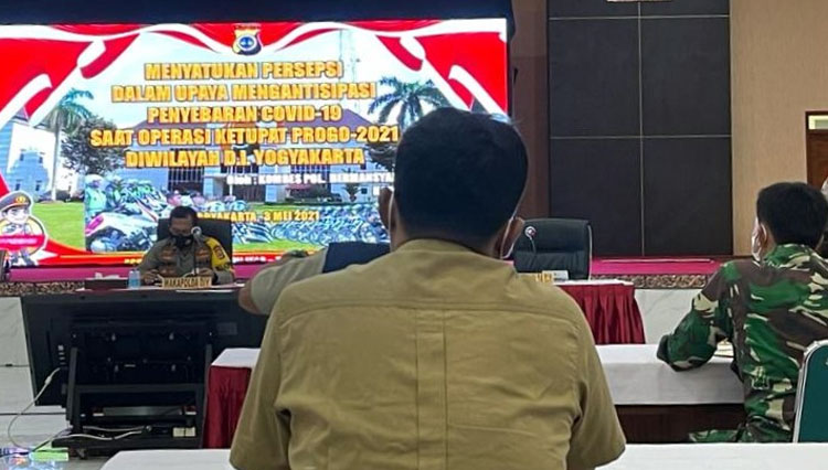 Wakapolda DIY R. Slamet Santoso SH SIK ketika memimpin rakor Operasi Kepolisian Terpusat Ketupat Progo 2021 di Mapolda DIY. (FOTO: Jasa Raharja for TIMES Indonesia)