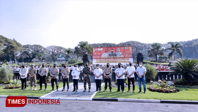 Forkopimda Kota Malang usai menggelar apel persiapan gelaran operasi ketupat semeru 2021 di Balai Kota Malang, Rabu (5/5/2021). (FOTO: Rizky Kurniawan Pratama/TIMES Indonesia)