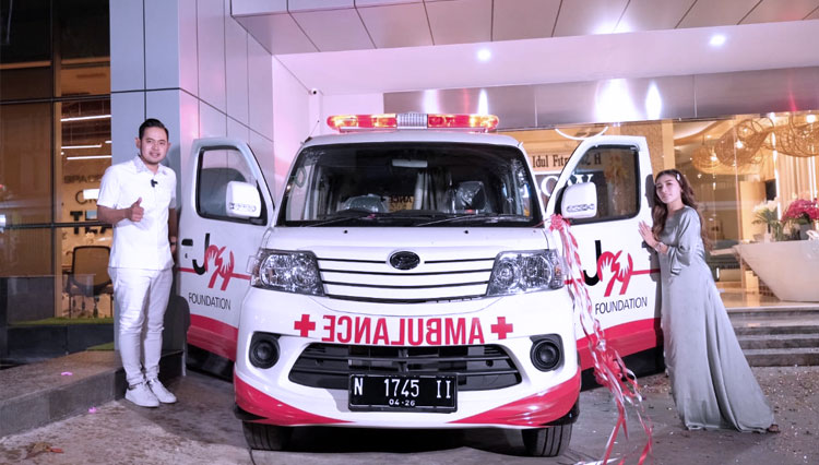 Mobil ambulans J99Corp gratis juga tersedia di PT KOSME SIER Surabaya, Rabu (5/5/2021). (FOTO: Dok.J99 Corp) 