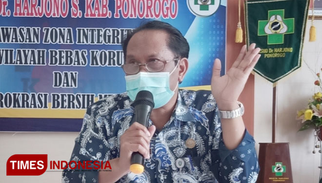 Direktur RSUD Dr Harjono Ponorogo I Made Jeren. (FOTO:Marhaban/TIMES Indonesia)