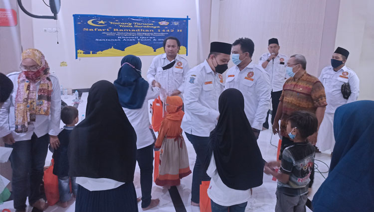 safari-ramadan-di-Masjid-komplek-remaja-Surabaya-2.jpg