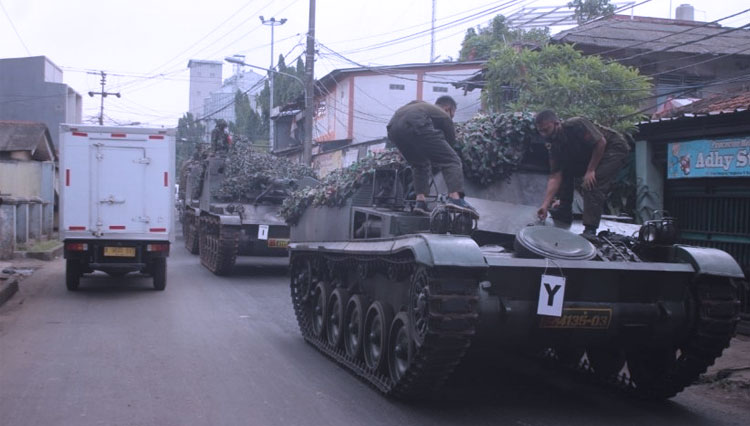 Tank TNI Takuti Pemudik, TNI AD: Tidak Benar