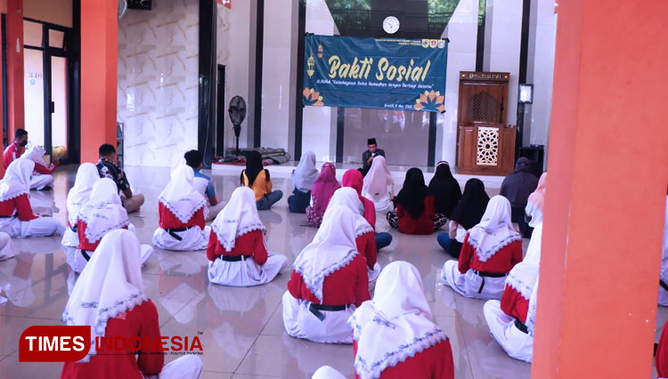 Berkat Jualan Takjil Selama Ramadan, Passus SMAN 1 Cerme Santuni Anak Yatim