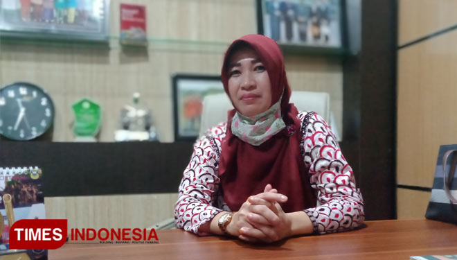 Plt Kepala Dinas Pendidikan dan Kebudayaan Kabupaten Bondowoso, Jawa Timur, Haeriyah Yuliati. (FOTO: Moh Bahri/TIMES Indonesia).