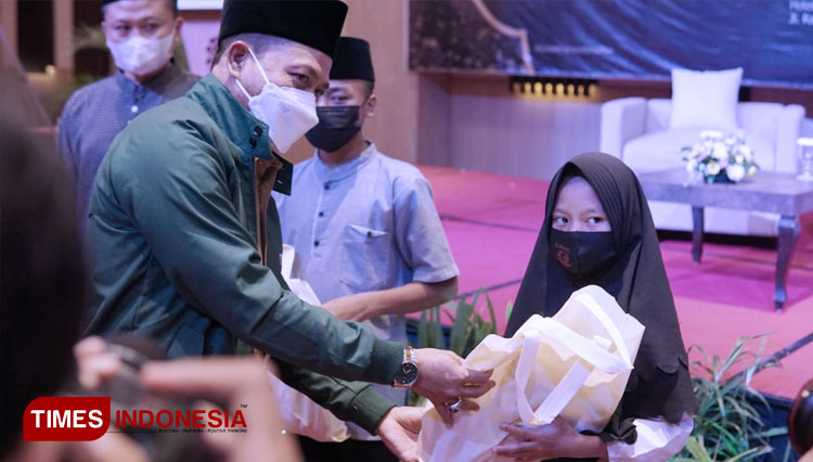 Bupati Bandung Dadang Supriatna meresmikan Rumah Tahfiz Kampung Cahaya Qur'an di Hotel Sunshine Soreang, Senin (10/5/21). (FOTO: Iwa/TIMES Indonesia)