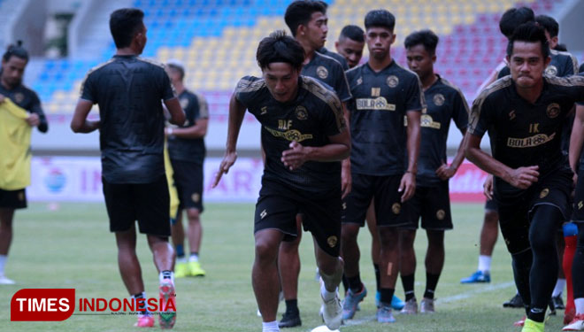 Sesi latihan Arema FC (sumber foto: Ovan Setiawan/TIMES Indonesia) 