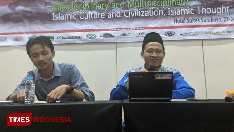 Dr Muslihun Lc MFil I dan Imam Syafi I MKom I saat memaparkan makalah dalam forum ilmiah. (Foto-foto: IKHAC Mojokerto for TIMES Indonesia)
