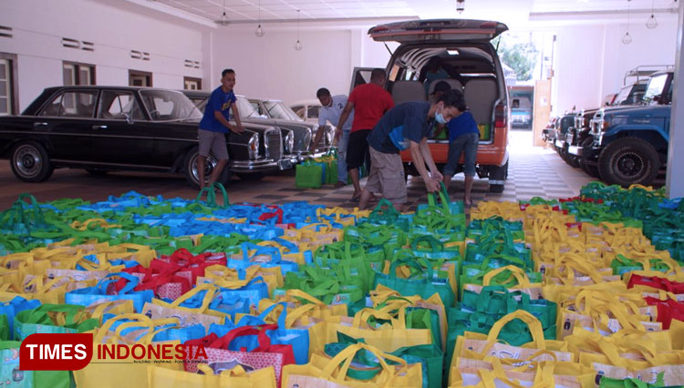 Ribuan paket sembako siap dibagikan untuk warga Ponorogo. (FOTO:Feby/TIMES Indonesia)