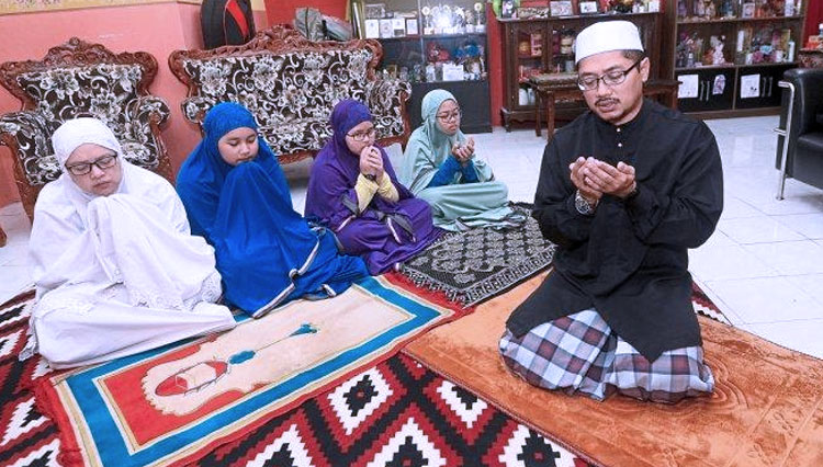 Shalat Idul Fitri di Rumah Aja, Tak Perlu Pakai Khotbah
