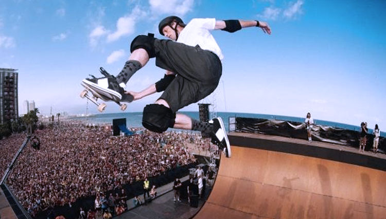 Mengenal Tony Hawk, Sang Legenda Skateboard Dunia
