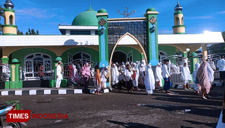 Hujan, Shalat Id Pemkab Pulau Morotai Dialihkan ke Masjid