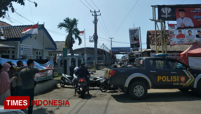 Penutupan obyek wisata di Kabupaten Indramayu sebagai upaya menekan laju kasus Covid-19.(Foto: Muhamad Jupri/TIMES Indonesia)