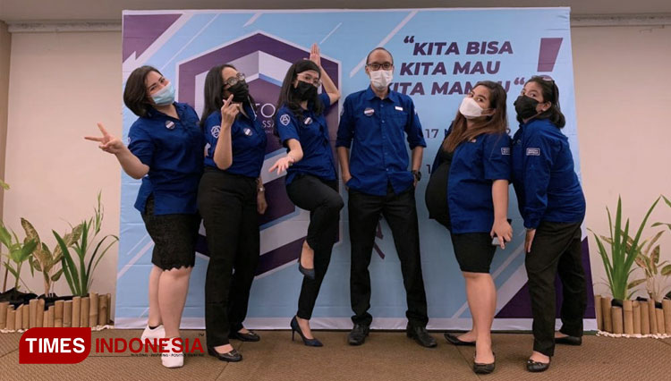 Foto bersama seluruh karyawan Aston Makassar Hotel. (Foto-foto: Aston Makassar for TIMES Indonesia)