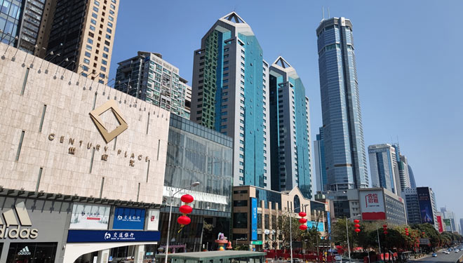 Gedung pencakar langit, ZEG Plaza di kota Shenzhen yang tiba-tiba bergoyang meski tidak ada getaran gempa.(FOTO:Global Times)