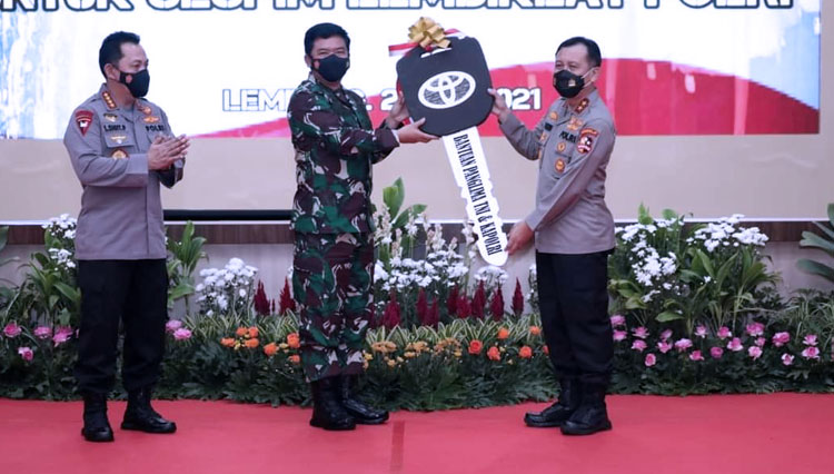 Panglima TNI bersama Kapolri a