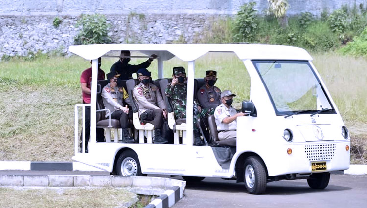Panglima TNI bersama Kapolri b