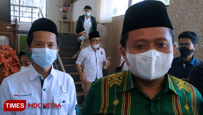 Bupati Sumedang Dony Ahmad Munir didampingi Ketua DPC PKB Didi Suhrowardi seusai membuka kegiatan Muskercab di Hotel Hanjuang Hegar Cimalaka (FOTO: Alan Dahlan/TIMES Indonesia)