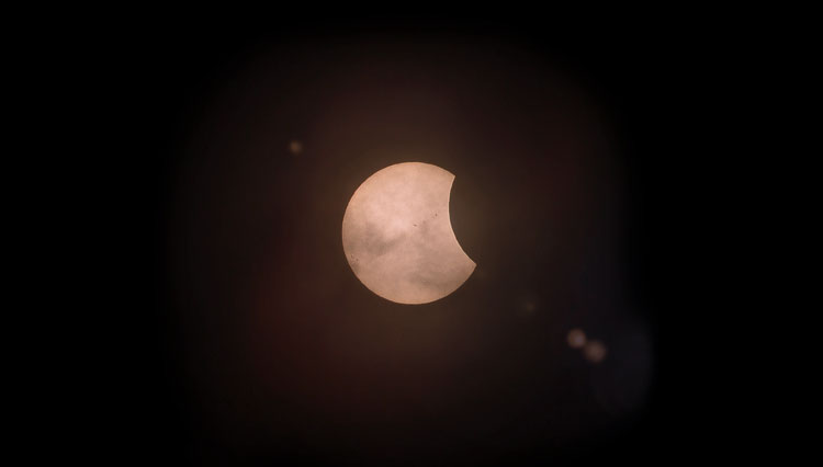 Ilustrasi gerhana bulan. (Foto: Sebastian Voortman/Pexels)