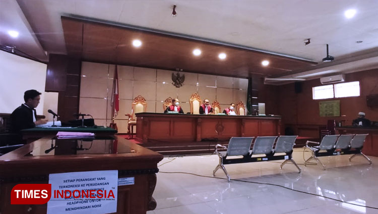 Susana sidang kasus Habib Bahar Smith di Pengadilan Negeri Bandung, Kamis (27/5/21). (FOTO: Iwa/TIMES Indonesia)