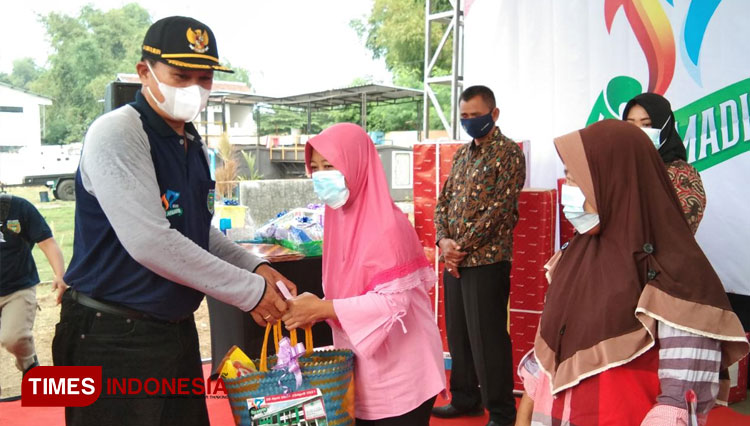 Wali Kota Madiun H Maidi mengikuti gowes dalam rangka HUT ke 17 RSUD Kota Madiun. (Foto : Romy Tri Setyo Wibowo/TIMES Indonesia)