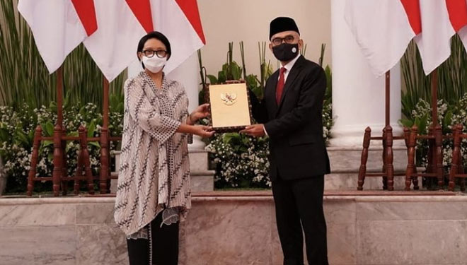 Duta Besar RI untuk Inggris Desra Percaya (foto: Instagram/Desra Percaya)