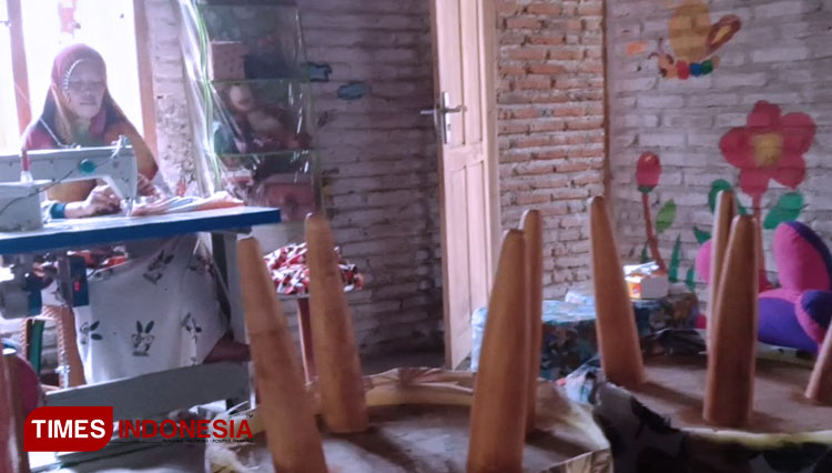 Kreatif, Ibu Rumah Tangga di Jombang Untung Jutaan Rupiah dari Mengelola Limbah Barang Bekas