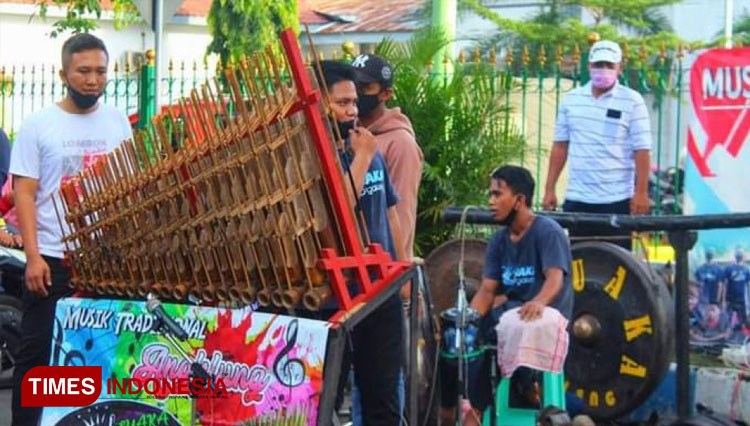 Aktivitas Suaka D'galeng, grup angklung yang berasal dari Kelurahan Kedunggaleng, Kecamatan Wonoasih, Kota Probolinggo, (Foto-foto: Suaka D'galeng for TIMES Indonesia)