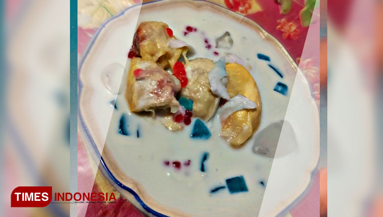 Get an Ultimate Taste of Durian at Bakul Es Duren Cak Gondrong Pasuruan