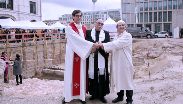 Tempat peribadatan tiga agama sekaligus antara lain yakni Muslim, Yahudi, dan Kristen, yang akan dibangun di Berlin, Jerman. (FOTO: dok Kedutaan Besar Republik Federal Jerman)