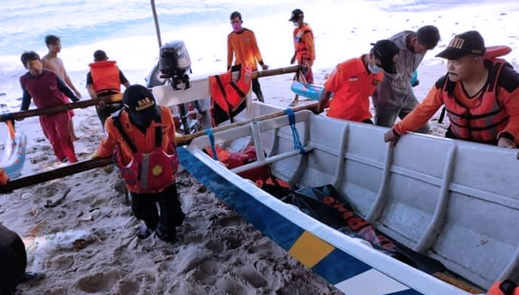 Pantai Menganti Kebumen a