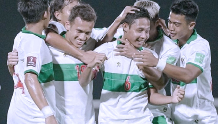 Para pemain Timnas Indonesia saat merayakan golnya ke gawang lawan (FOTO: Dokumen/PSSI)
