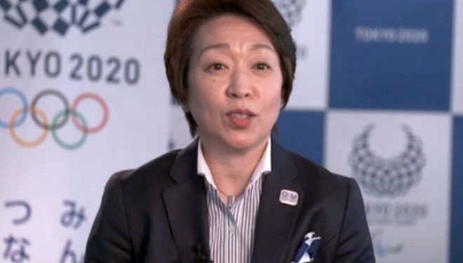 Presiden Olimpiade Tokyo 2020, Seiko Hashimoto dan para atlet dari luar negeri yang mulai berdatangan. (Foto: screenshot BBC)