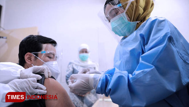 Program vaksinasi Covid-19 diharapkan jadi pemicu pemulihan ekonomi Indonesia. (FOTO: dok. Times Indonesia) 