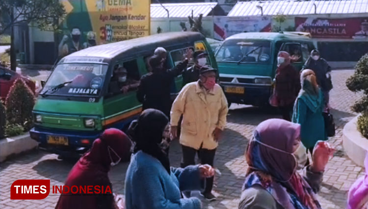 Dishub Kabupaten Bandung Antar Jemput Lansia Tahap Dua Vaksinasi