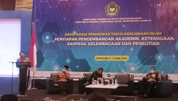 Rapat Kerja Direktorat Pendidikan Tinggi Kelembagaan Islam (Diktis), Ditjen Pendidikan Islam Kemenag RI, Kamis (3/6) tadi malam di Bandar Lampung. (FOTO: PTKI) 