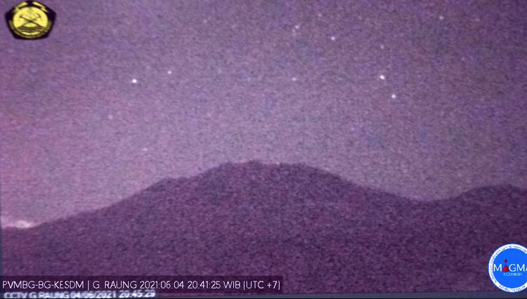 Cahaya Mirip Meteor Nampak di Langit Banyuwangi