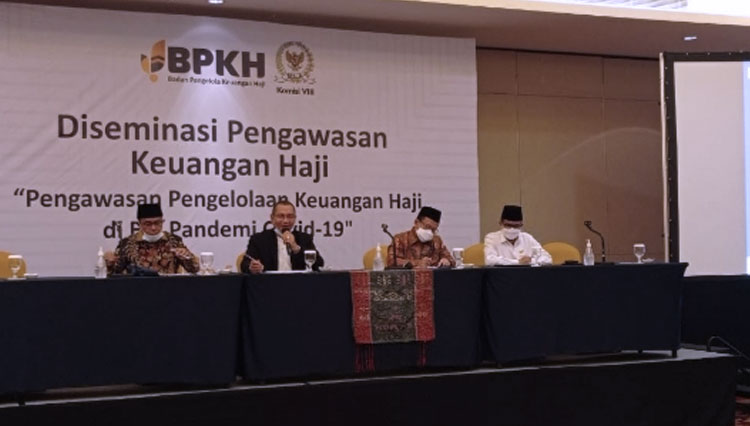 Anggota Dewan Pengawas Badan Pengelola Keuangan Haji (BPKH), Suhaji Lestadi saat memberikan keterangan pers di Jakarta (FOTO: Dokumen/BPKH)