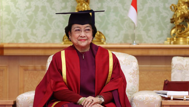 Megawati Soekarnoputri saat menerima gelar Doktor Honoris Causa dari Fujian Normal University (FNU), China pada 5 November 2018. (FOTO: Dok. PDI Perjuangan).