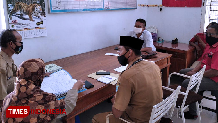 Proses verifikasi dan pemeriksaan oleh tim DKUPP pada koperasi yang tidak aktif. (DKUPP for TIMES Indonesia)